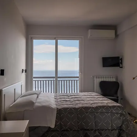 Blue Marine Apartment *